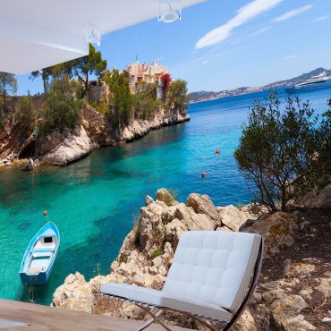 Wallpaper - Holiday Seclusion